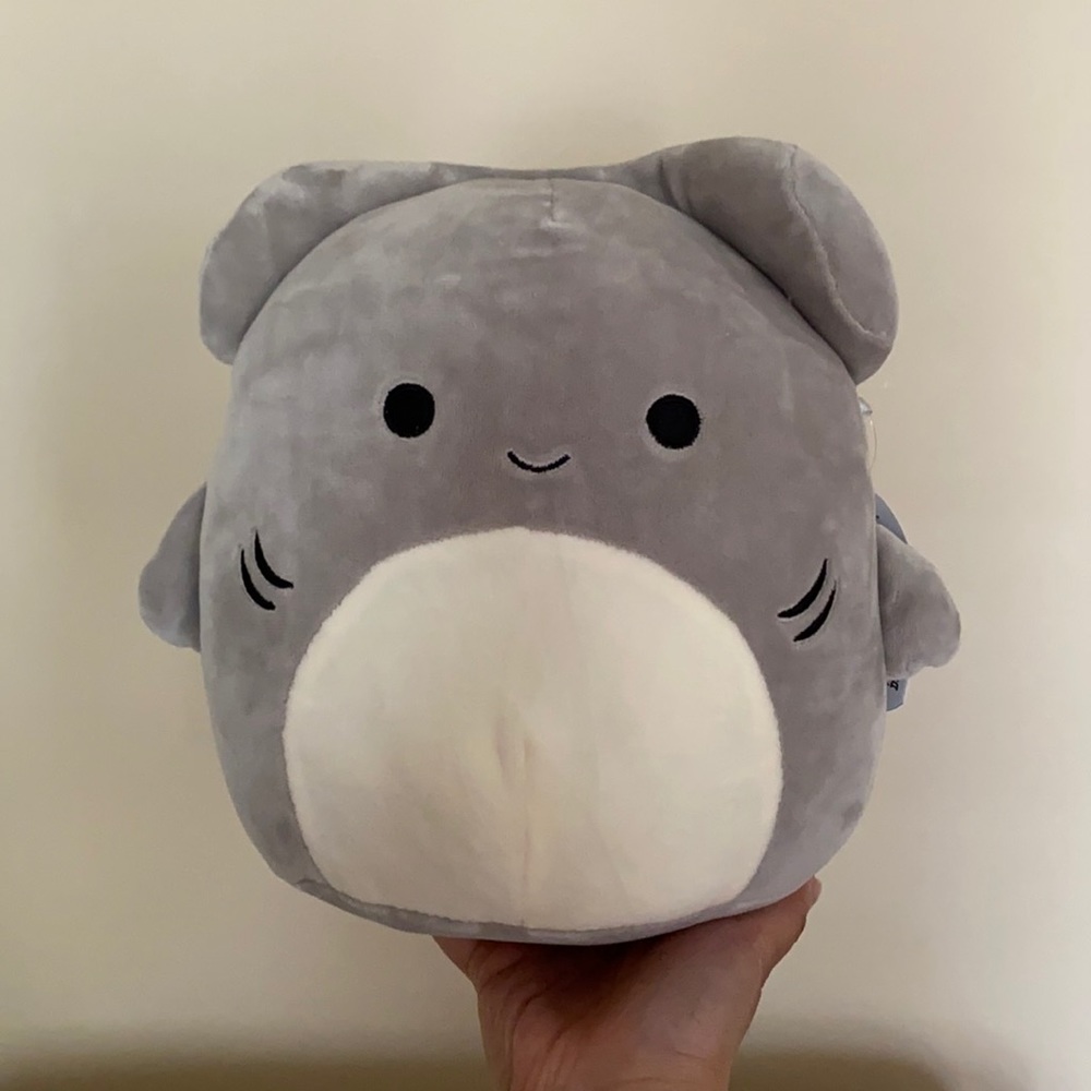 TANK THE HAMMERHEAD SHARK 8INCH SQUISHMALLOW